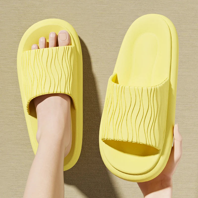 Soft Bottom Eva Cloud Slippers Women Red Thick Platform Pillow Slides Woman 2025 Summer Non Slip Beach Sandals Couple Flip Flops