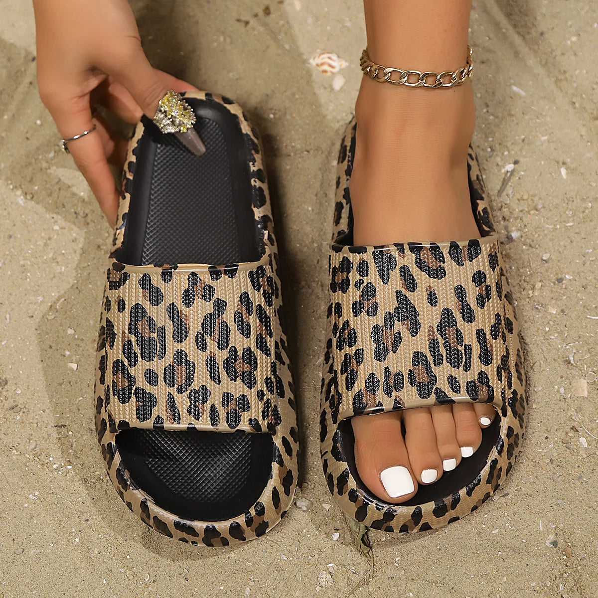 Summer Women Leopard Print Slippers Fashion Thick-Sole Indoor Shower Slides Sexy Beach Sandals Versatile Ladies Slippers